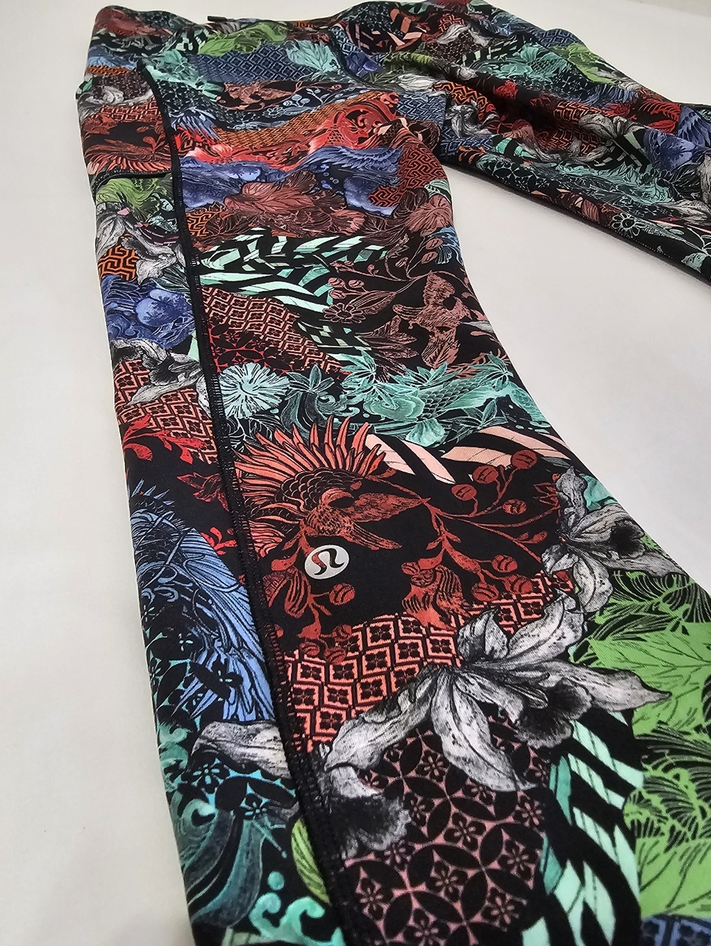 Lululemon Size 8 Floral Patchwork Leggings Black Multicolor Yoga Pants - Picture 5 of 10